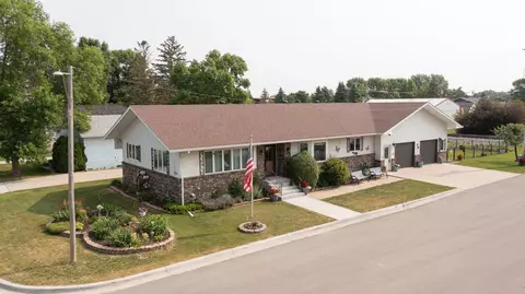 524 S Railway St, Mahnomen, MN 56557