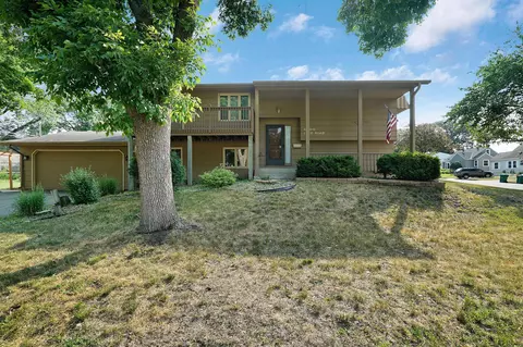 4300 Lake Road Ave, Robbinsdale, MN 55422