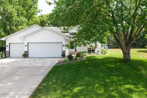10745 Matthew Dr, Chisago City, MN 55013