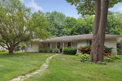16967 Chiltern Hills Rd, Minnetonka, MN 55345