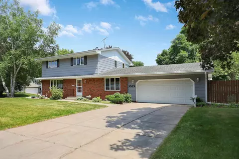 3505 Beard Curv, Bloomington, MN 55431