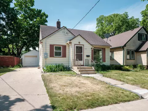 708 10th St SE, Rochester, MN 55904