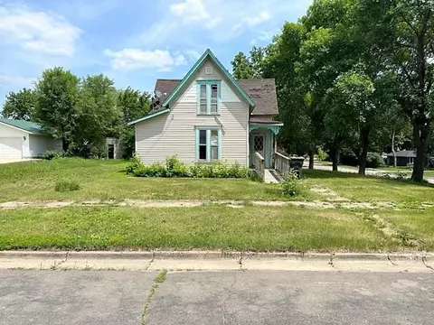 993 6th St, Granite Falls, MN 56241