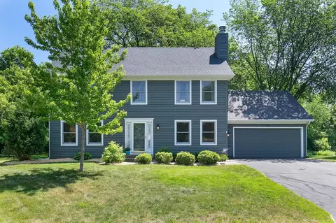 6421 Pleasant Park Dr, Chanhassen, MN 55317