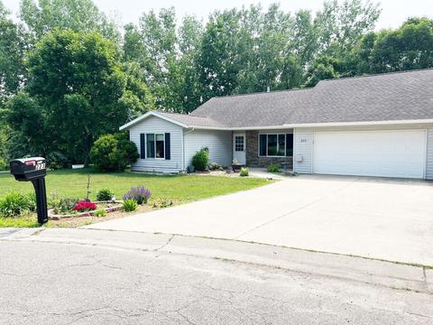 223 Lakeview Dr, Spicer, MN 56288