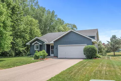 1889 Waterford Ct, Chaska, MN 55318