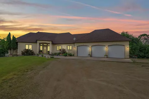 933 Quarry Rd, River Falls, WI 54022