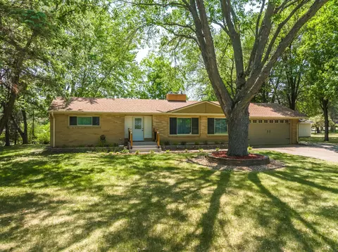 22 Roger Rd, Saint Cloud, MN 56301 photo 2