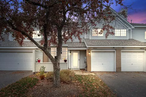 522 Lovell Ave #2, Roseville, MN 55113