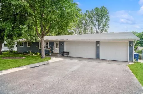5424 Cottage Ave, White Bear Township, MN 55110