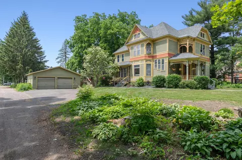 229 S Chestnut St, Ellsworth, WI 54011