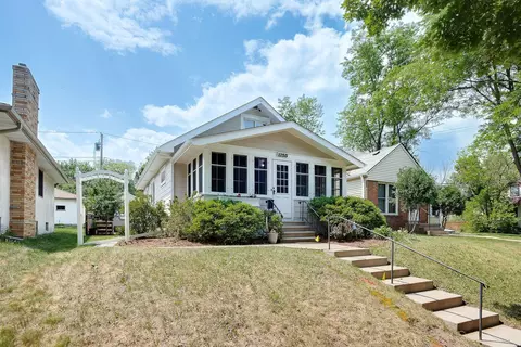 1255 Saint Albans St N, Saint Paul, MN 55117