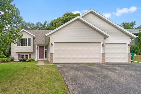 320 Prairie View Dr NE, Pine Island, MN 55963