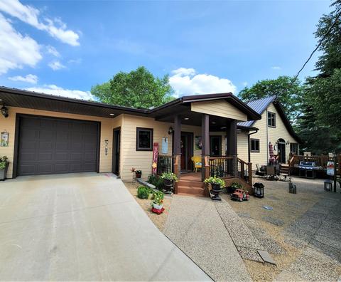 134 141st St, Pipestone, MN 56164