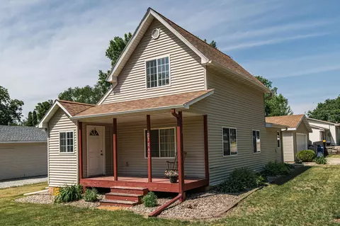 207 2nd Ave NE, Kasson, MN 55944