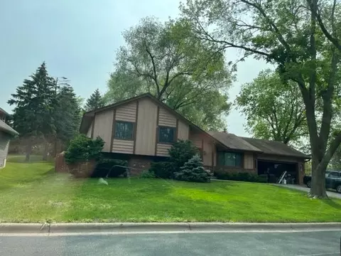 301 Swanson Cir, Burnsville, MN 55306