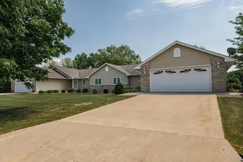 1303 26th St SW, Austin, MN 55912