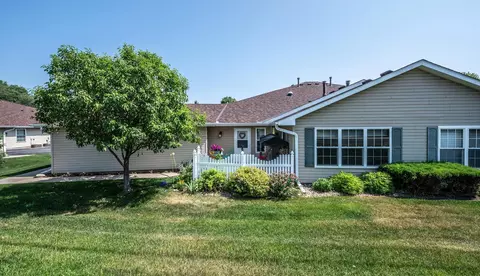 822 Roundhouse St, Shakopee, MN 55379