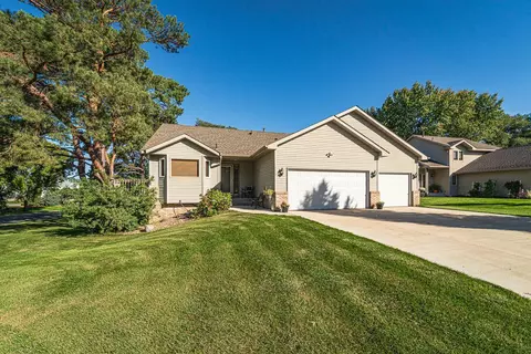 425 Ash St, Shakopee, MN 55379