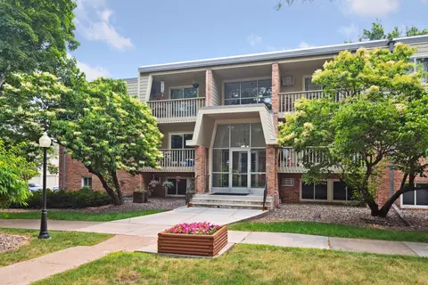 7318 W 22nd St #304, Saint Louis Park, MN 55426