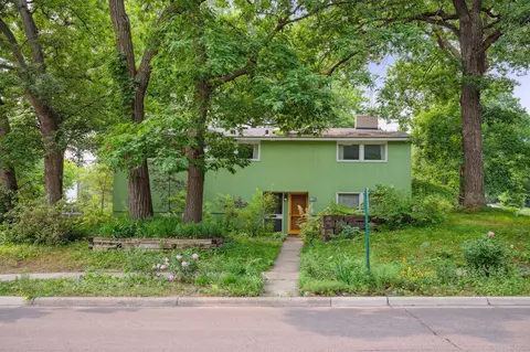 2190 Folwell Ave, Falcon Heights, MN 55108