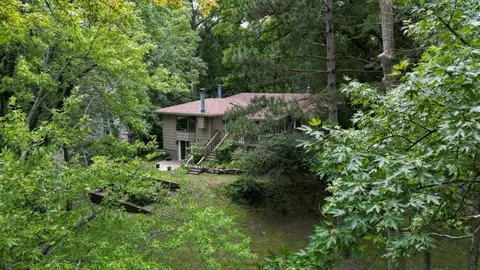 11955 Hilloway Rd W, Minnetonka, MN 55305