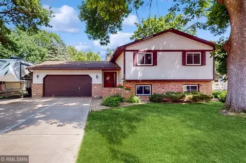 8375 Greenwood Dr, Mounds View, MN 55112