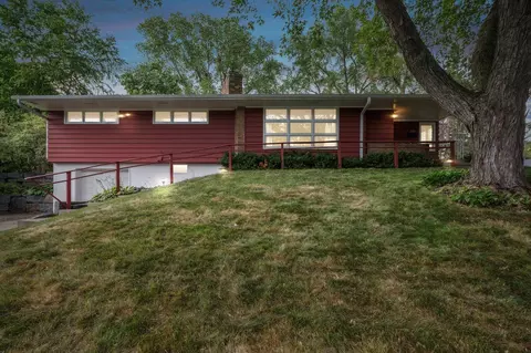 2110 N Perry Ave N, Golden Valley, MN 55422