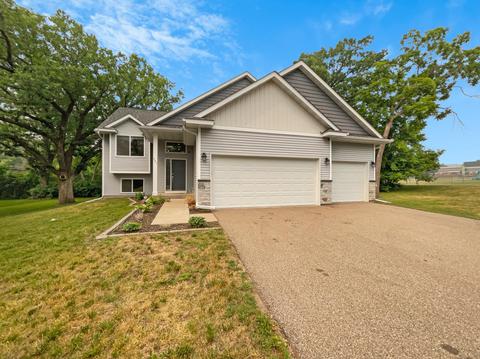 381 7th St, Newport, MN 55055