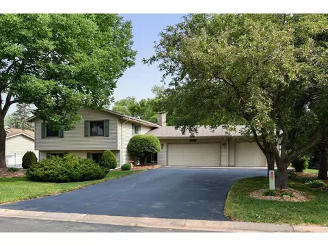 7014 Crest Dr, Maple Grove, MN 55311