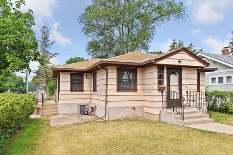 5556 43rd Ave S, Minneapolis, MN 55417
