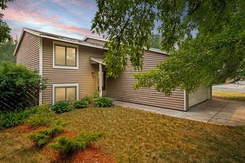 1331 Knoll Dr, Shoreview, MN 55126