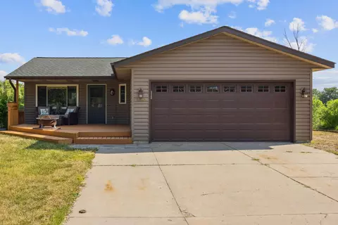 5290 Starling Dr, Monticello, MN 55362