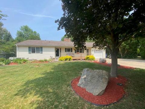 718 Greenvale Ave W, Northfield, MN 55057