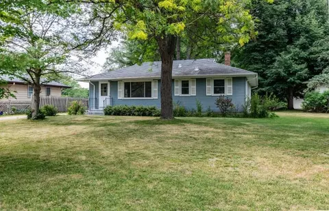 821 Sterling St N, Maplewood, MN 55119