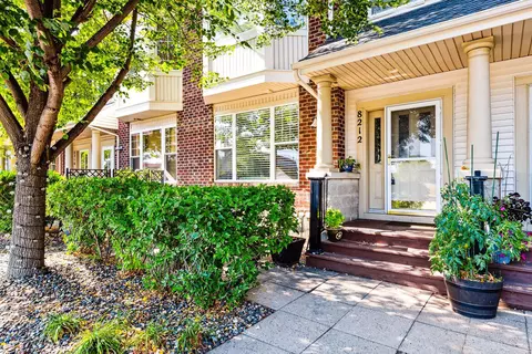 8212 Golden Valley Rd, Golden Valley, MN 55427