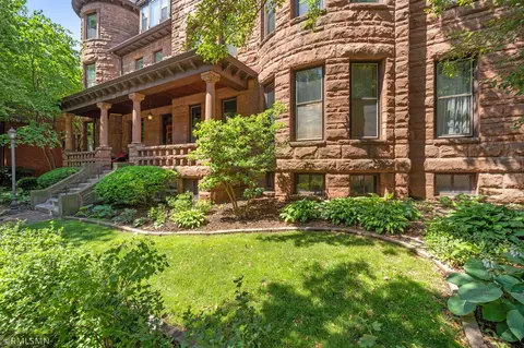 9 Saint Albans St S #3A, Saint Paul, MN 55105