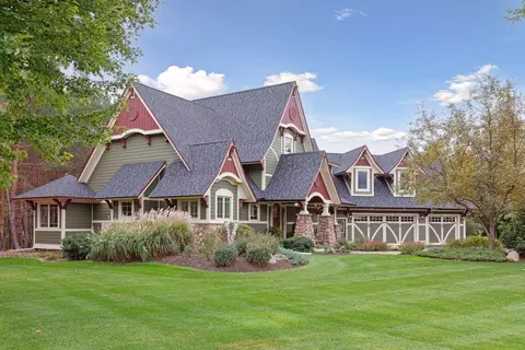 493 Autumn Blaze Trl, Hudson, WI 54016