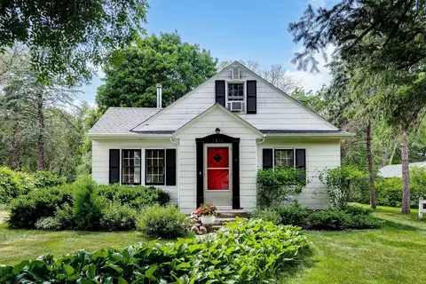 1811 Howard St N, Maplewood, MN 55109