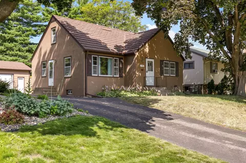253 15th Ave N, South Saint Paul, MN 55075