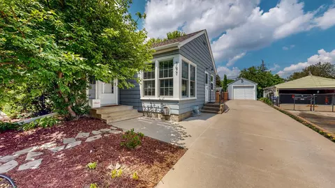 797 Cottage Ave W, Saint Paul, MN 55117