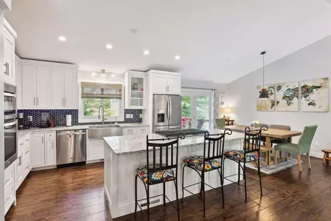 6700 Amherst Ln, Eden Prairie, MN 55346