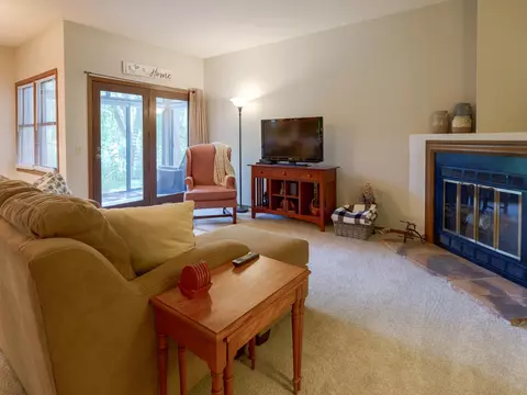 11057 Oregon Cir #65, Bloomington, MN 55438