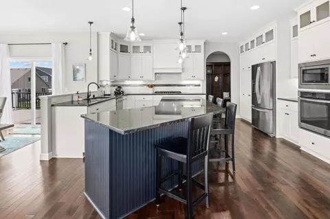 5209 Suntide Pass, Woodbury, MN 55129