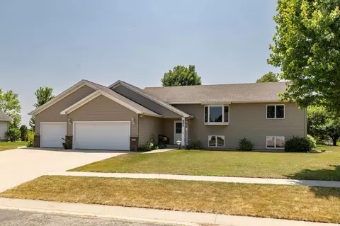903 Berg Blvd SE, Stewartville, MN 55976