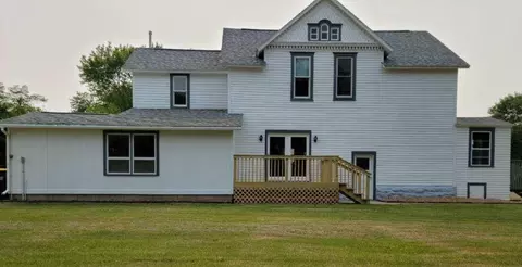 818 7th Ave N, Saint James, MN 56081