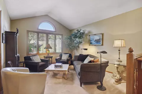2266 Whispering Trl, Eagan, MN 55122 photo 5