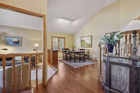 2266 Whispering Trl, Eagan, MN 55122 photo 4