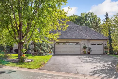 2266 Whispering Trl, Eagan, MN 55122 photo 2