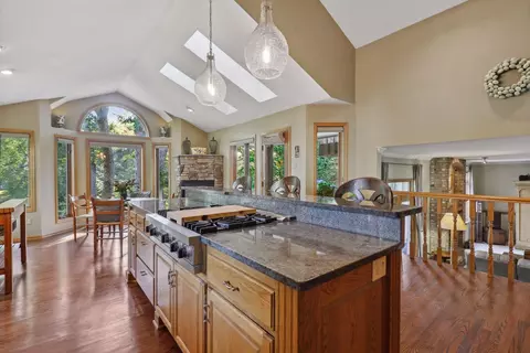2266 Whispering Trl, Eagan, MN 55122 photo 12